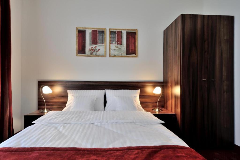 Hotel Centrum סוסנוביץ' מראה חיצוני תמונה