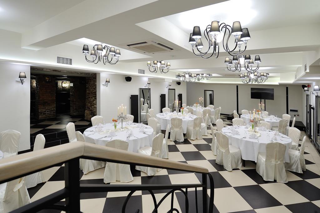Hotel Centrum סוסנוביץ' מראה חיצוני תמונה