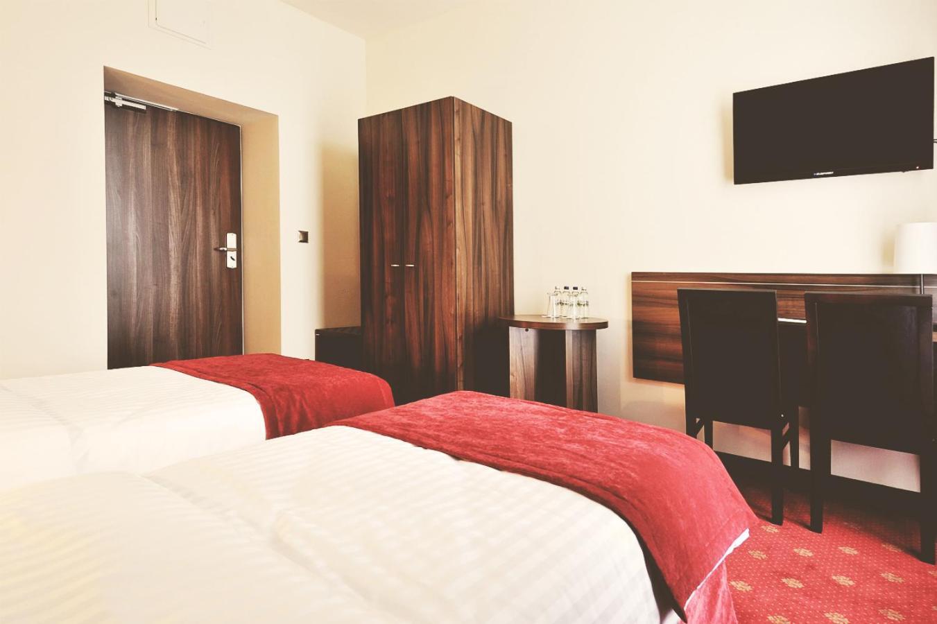 Hotel Centrum סוסנוביץ' מראה חיצוני תמונה