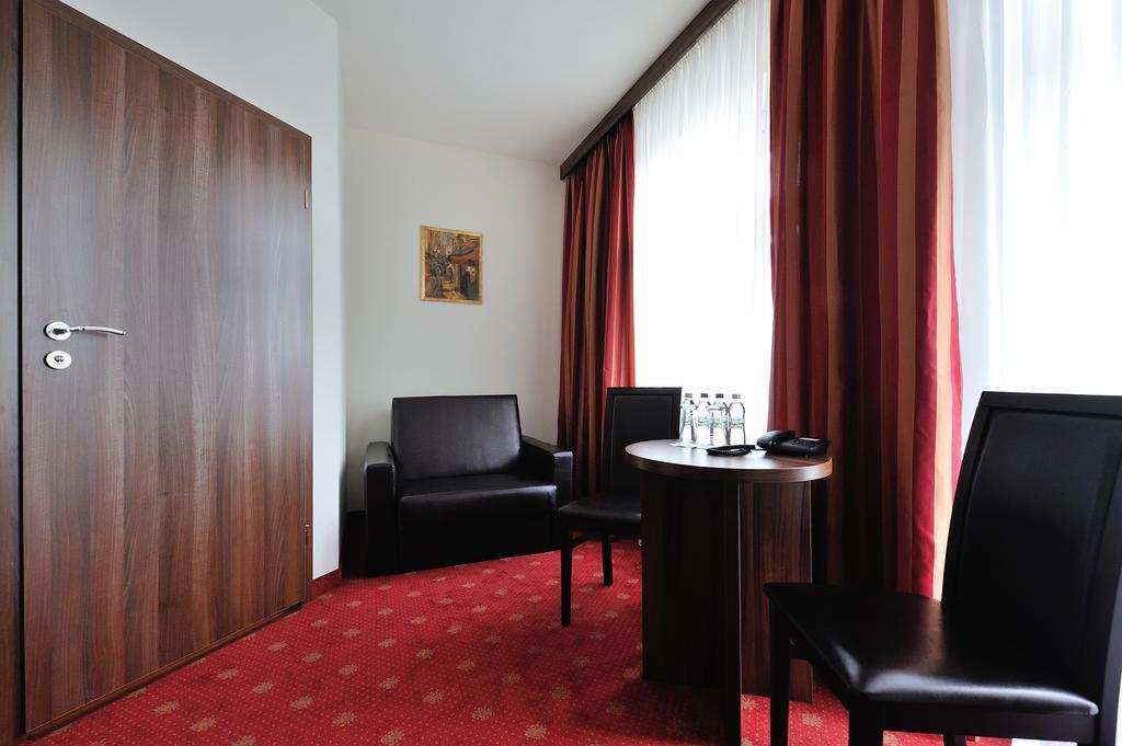 Hotel Centrum סוסנוביץ' חדר תמונה