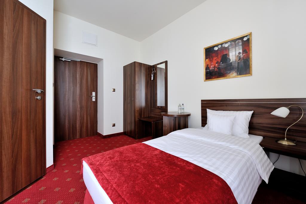 Hotel Centrum סוסנוביץ' חדר תמונה