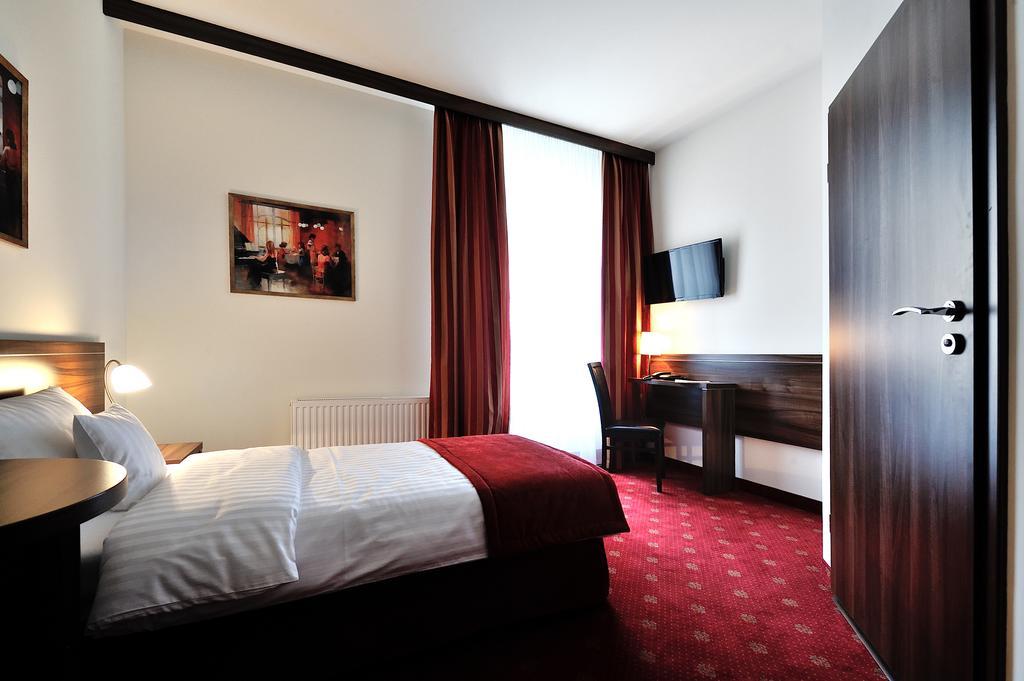 Hotel Centrum סוסנוביץ' חדר תמונה