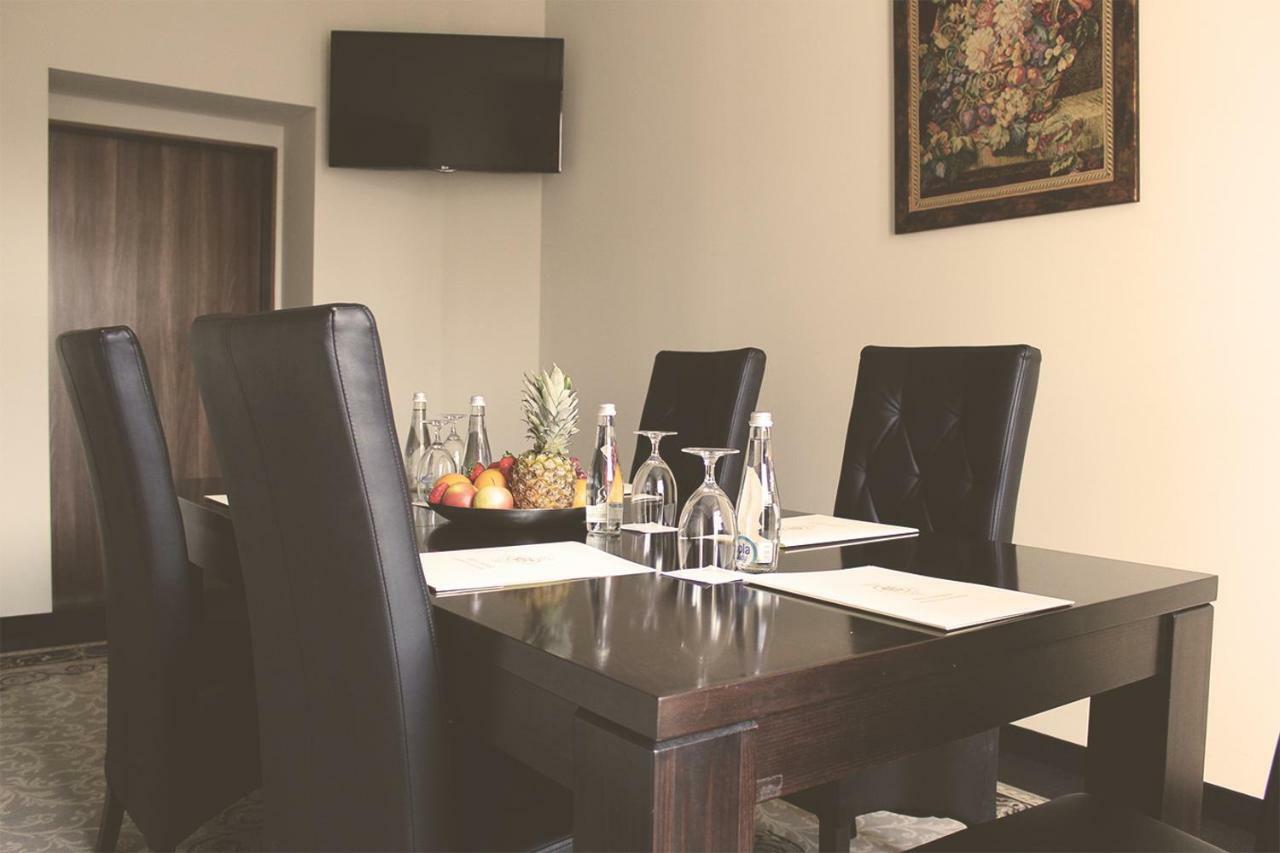 Hotel Centrum סוסנוביץ' מראה חיצוני תמונה